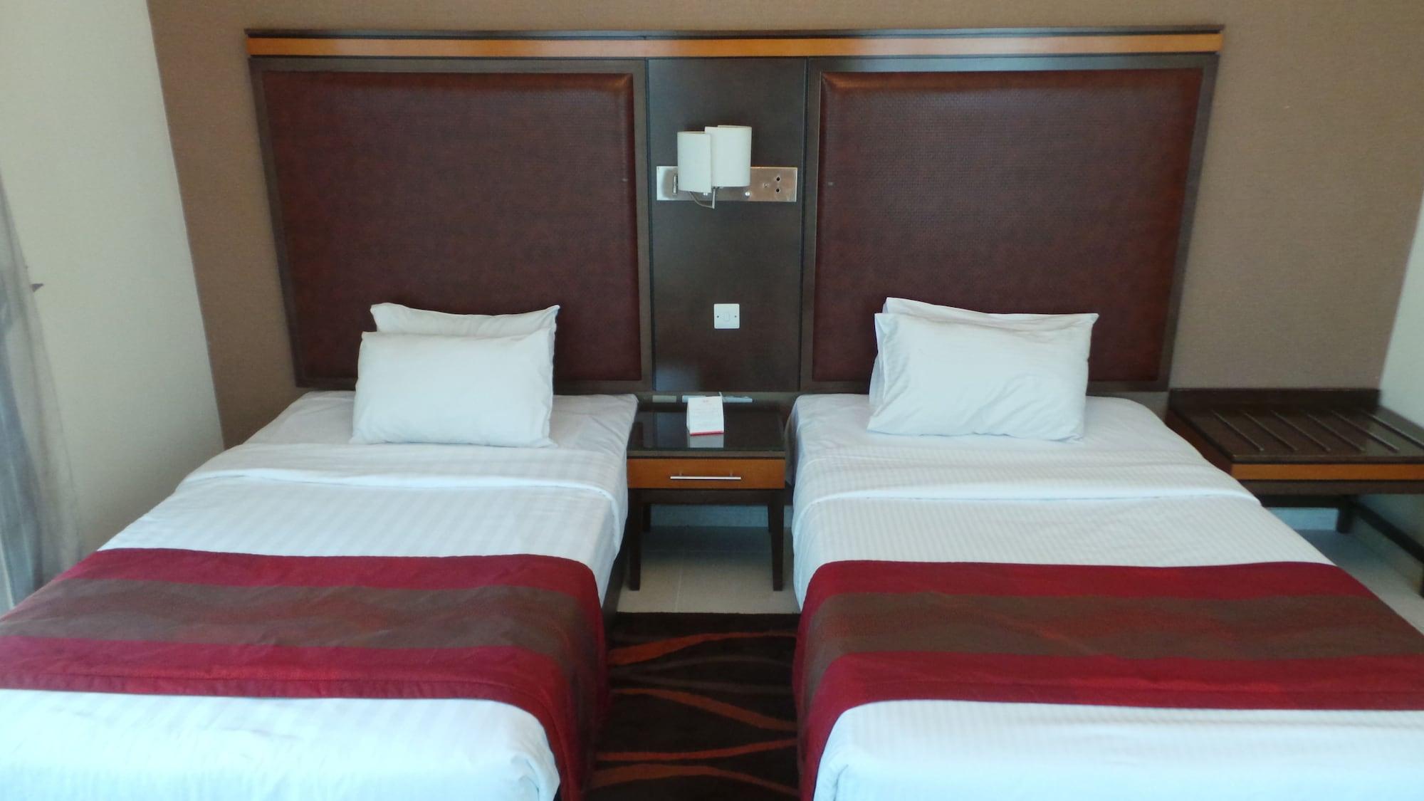 Xclusive Hotel Apartments Дубай Екстериор снимка