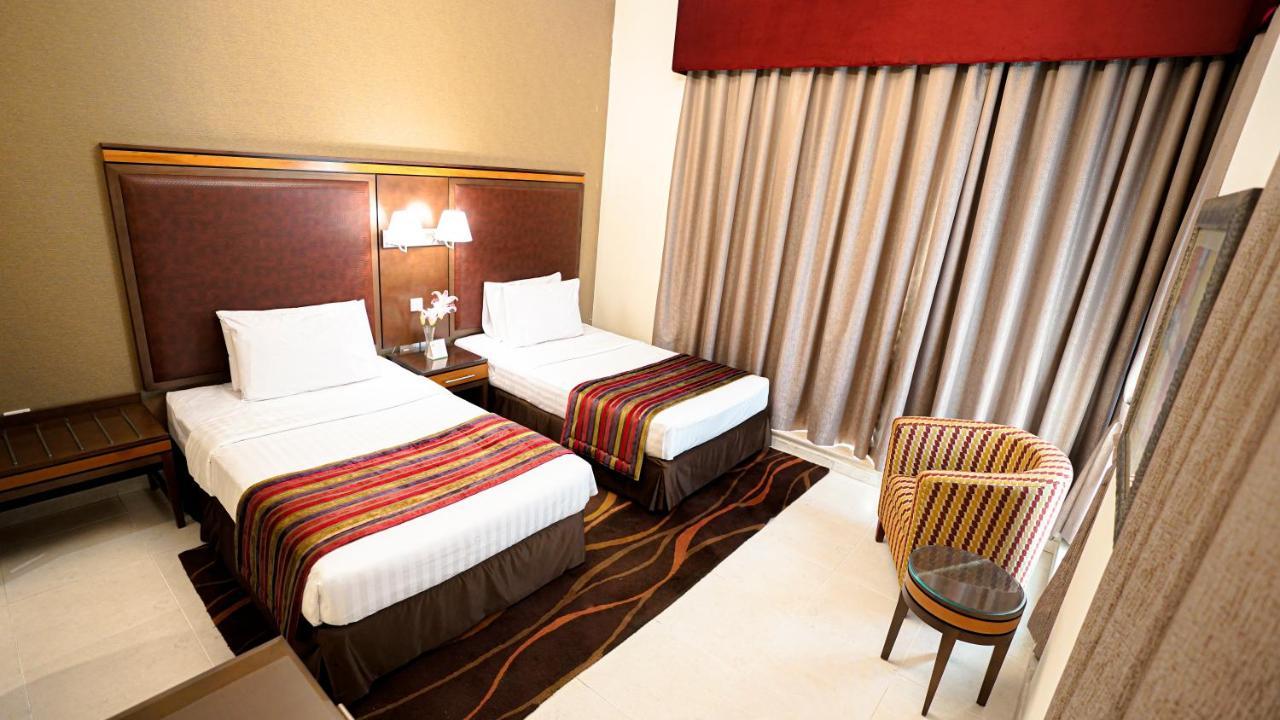 Xclusive Hotel Apartments Дубай Екстериор снимка