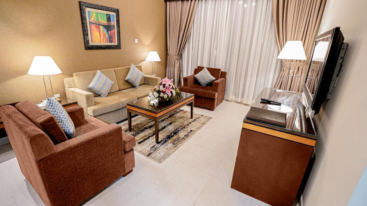 Xclusive Hotel Apartments Дубай Екстериор снимка