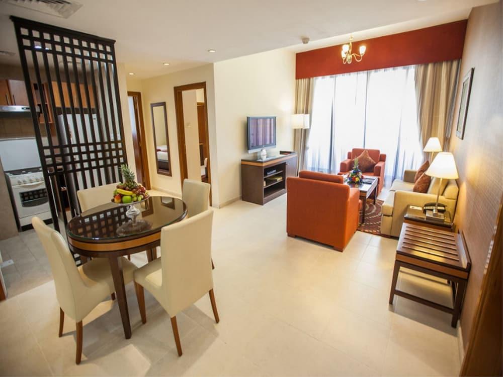 Xclusive Hotel Apartments Дубай Екстериор снимка