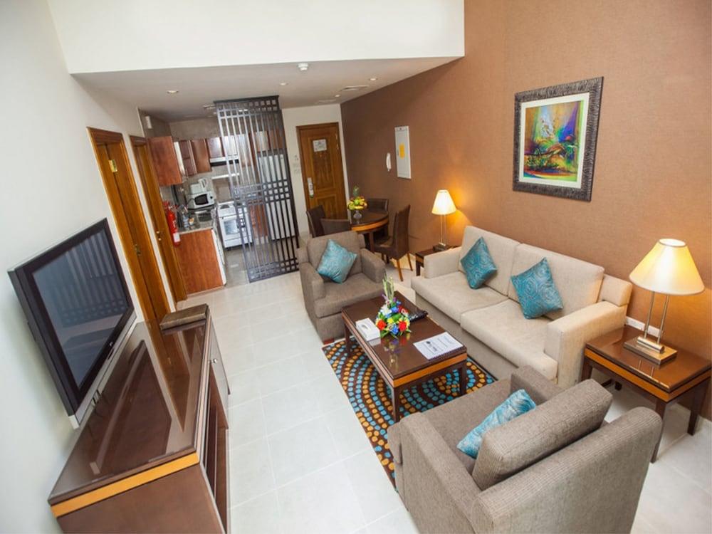 Xclusive Hotel Apartments Дубай Екстериор снимка