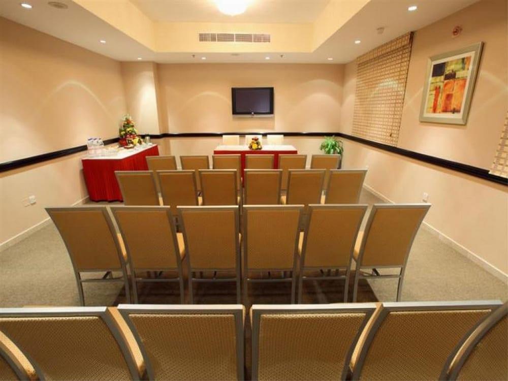 Xclusive Hotel Apartments Дубай Екстериор снимка