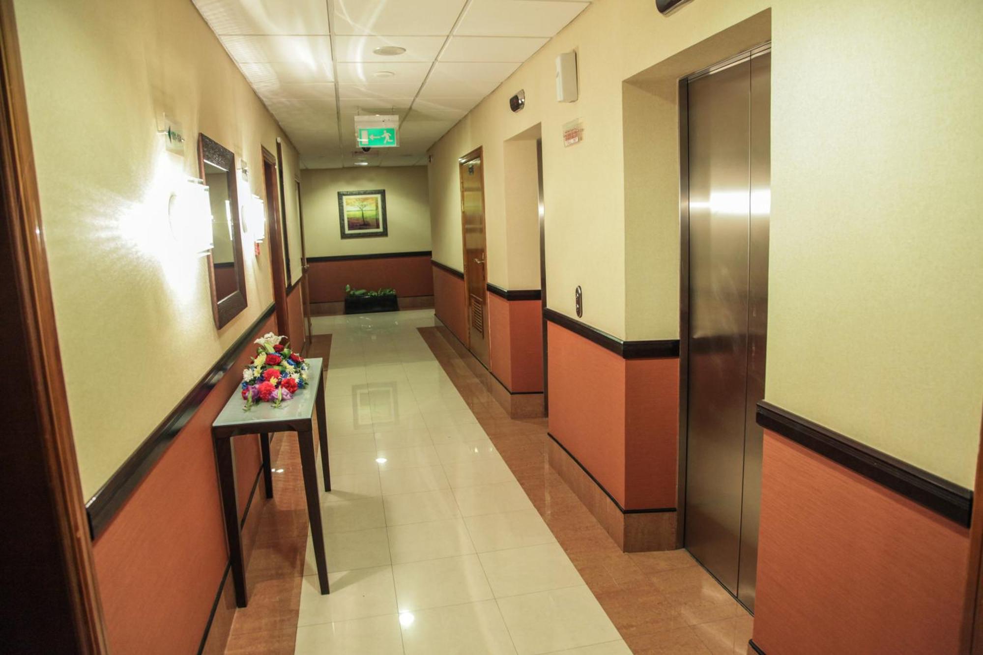 Xclusive Hotel Apartments Дубай Екстериор снимка