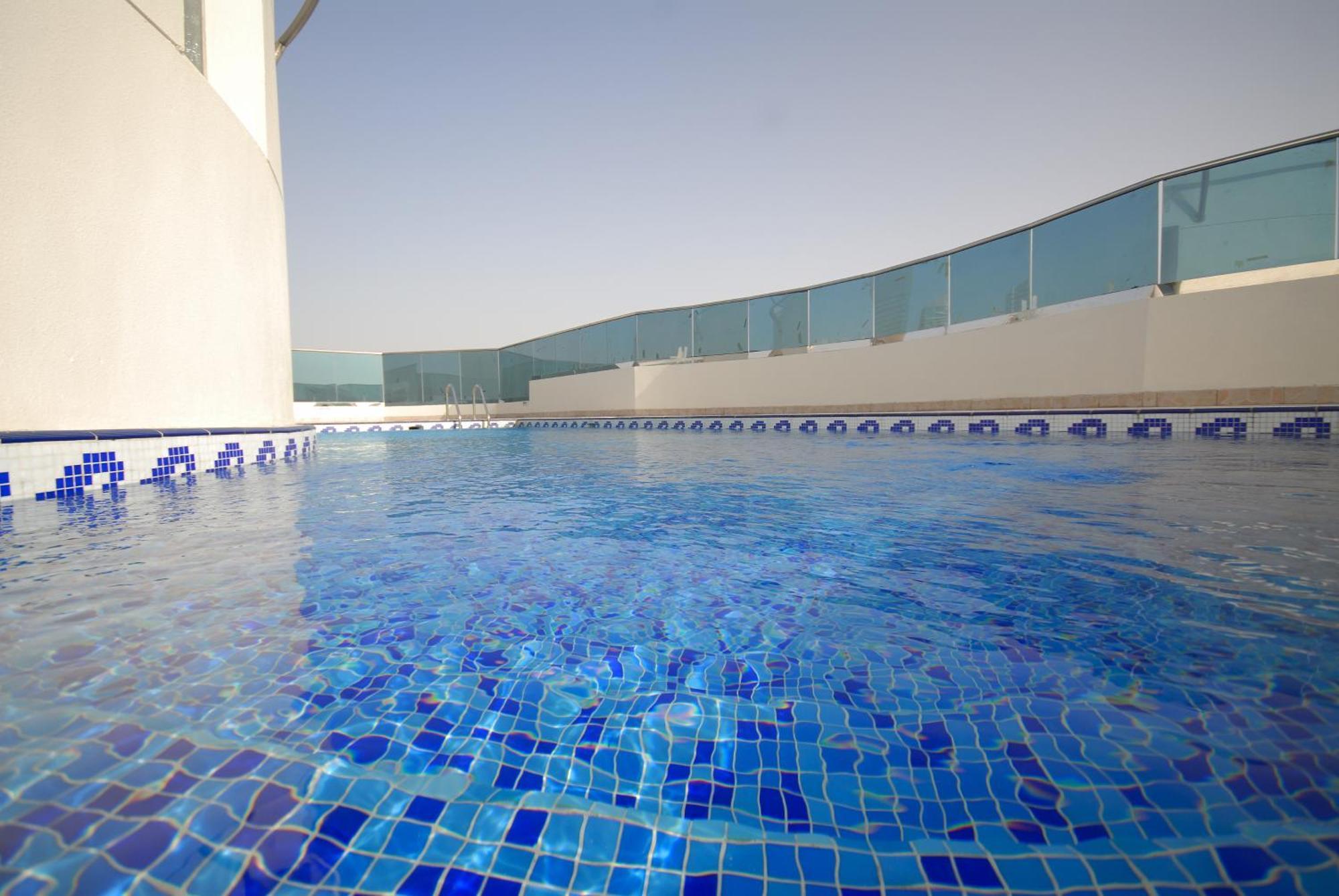 Xclusive Hotel Apartments Дубай Екстериор снимка